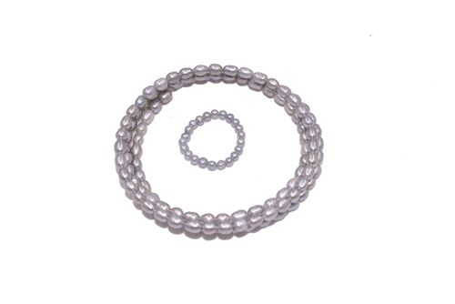 Wickelarmband mit passendem Ring aus echten Süßwasserzuchtperlen in grau