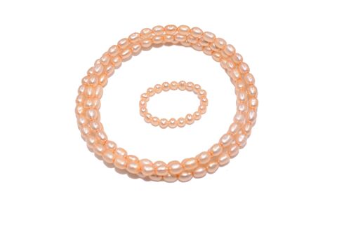 Wickelarmband mit Ring aus Süßwasserzuchtperlen in apricot