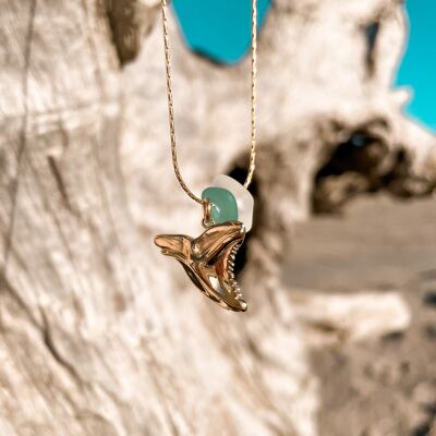Haifischzahn-Halskette aus Meerglas Gold