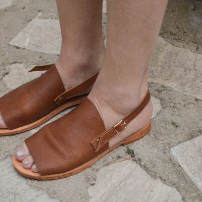 Pantuflas de cuero marrón, sandalias de cuero, sandalias de verano - blanco