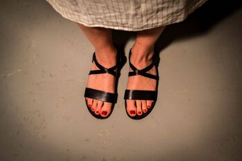 Sandales à lanières, sandales en cuir noir, appartements d'été, femmes - Timenio Sandal 2