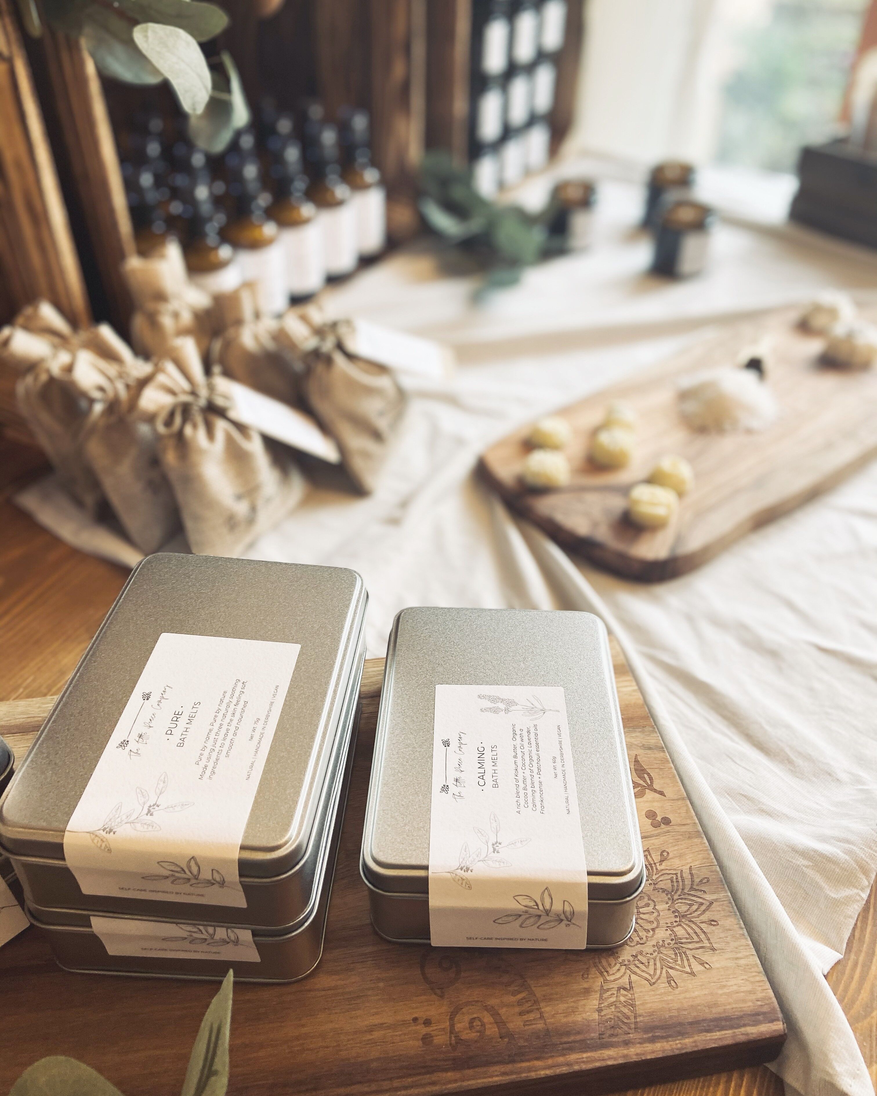 PAKET – 50-teiliges Starterpaket der veganen Bade- und Körperkollektion – Himalaya-Badesalze, natürliche Badeschmelzen