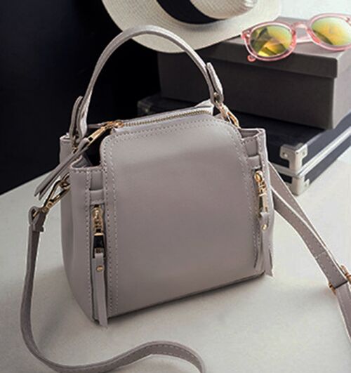 AnBeck small handbag in cube shape - light grey