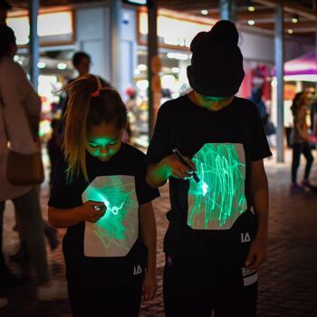 T-shirt interactif Glow pour enfants - Noir 4