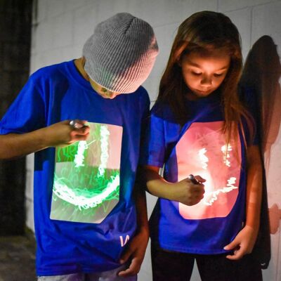 Camiseta Interactive Glow para niños - Azul real y rosa