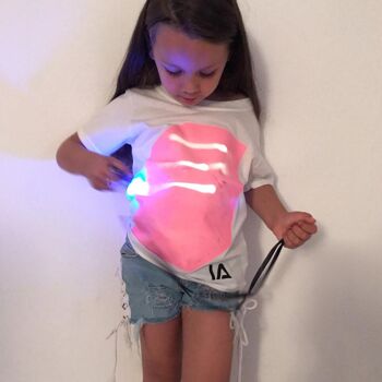 T-shirt interactif Glow pour enfants - blanc et rose 4