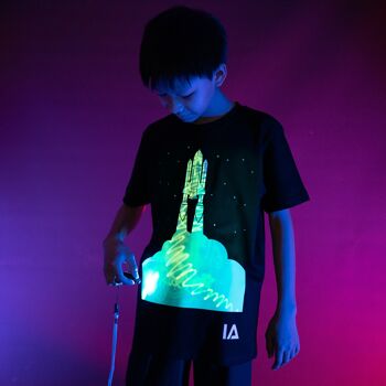 T-shirt lumineux interactif pour enfants - Fusée spatiale 2