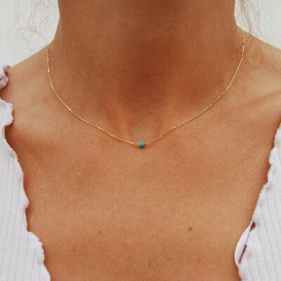 Gold 18K necklace with turquoise.