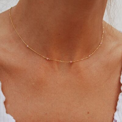 Gold 18K necklace with rose quartz.
