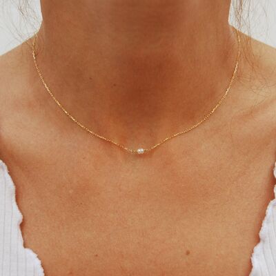 Gold 18K necklace with pearls.