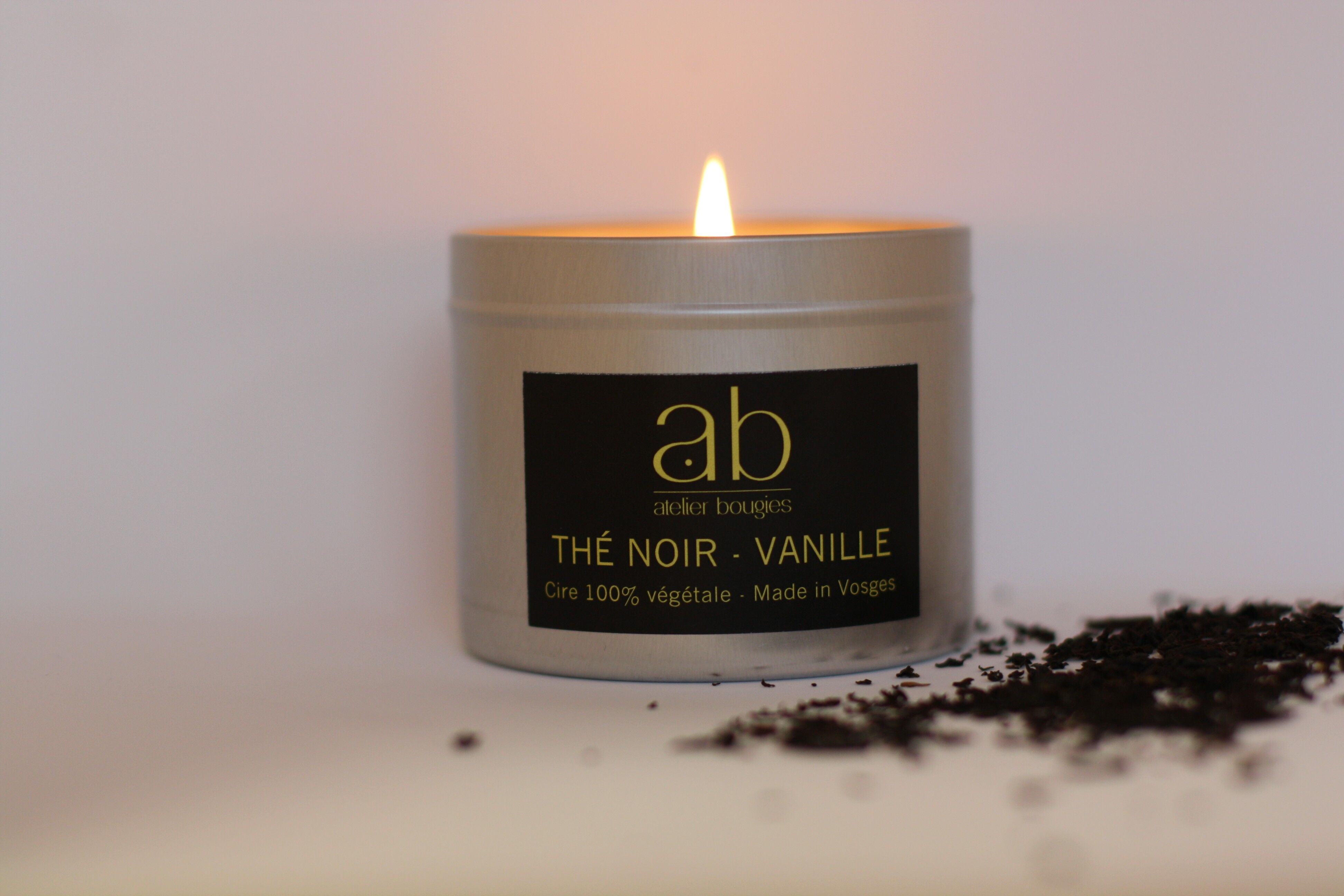 Handgefertigte Duftkerze THE BLACK/VANILLA 180 gr