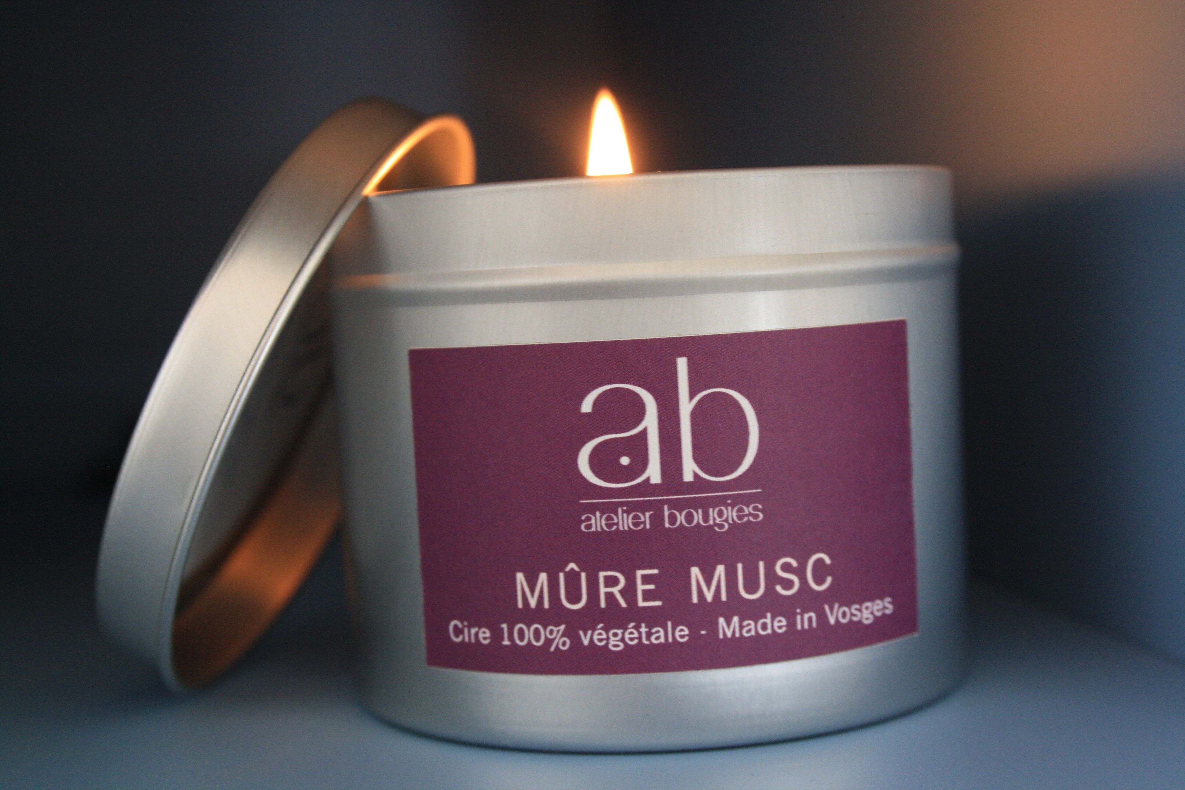 Candela profumata fatta a mano MORA/MUSCHIO 180 gr