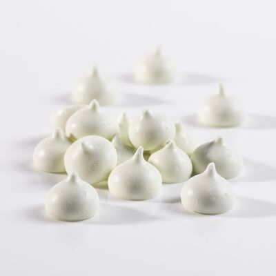 Chartreuse dripping meringues