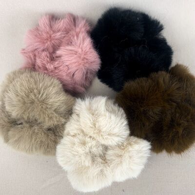 Lila Faux Fur Scrunchies - Cream