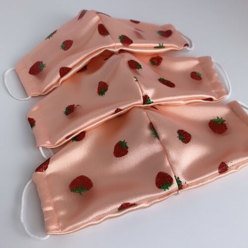 Lila Strawberry Satin Face Mask - Strawberry Satin