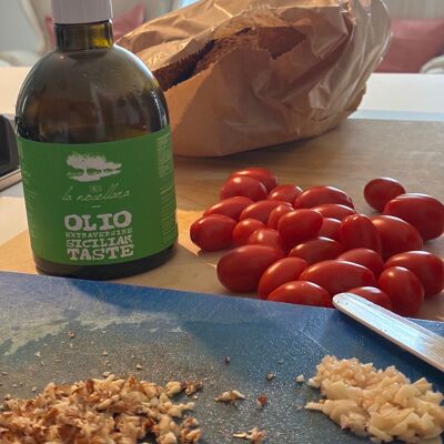 Olio extravergine d’oliva di varie cultivar 500ml.
