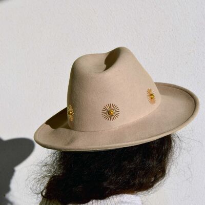 BORÉE beige - THE WINTER HAT