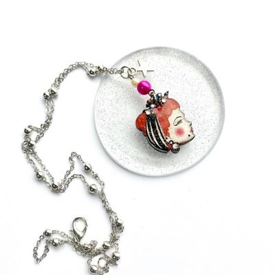 La graziosa collana pendente Betty, collana di ispirazione vintage