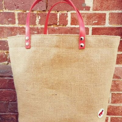Bag, tote, basket in jute with fuchsia handles