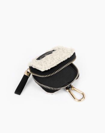 Bobbi AirPods Zip Sac Crème Faux Shearling 6