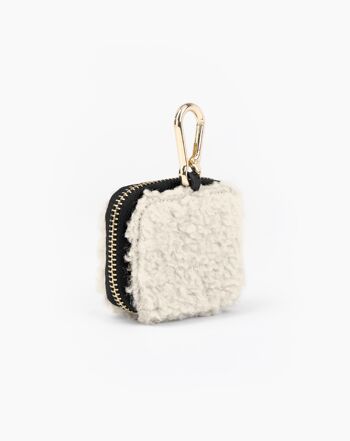 Bobbi AirPods Zip Sac Crème Faux Shearling 8