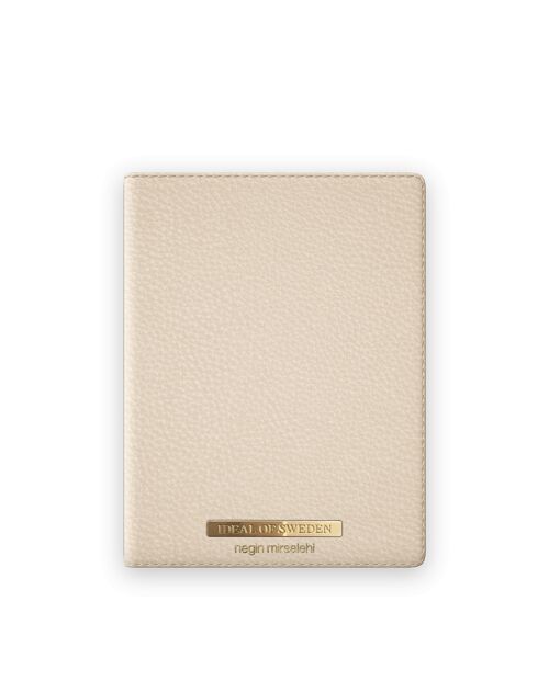 Pebbled Passport Cover Beige