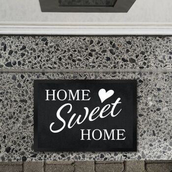 Paillasson Home Sweet Home avec écriture élégante sur fond noir 3