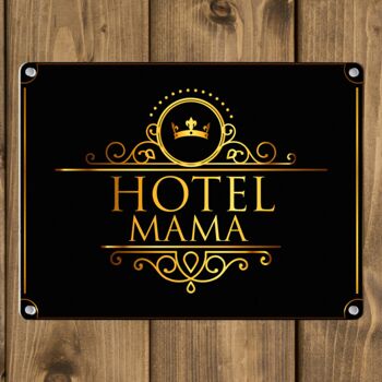 Enseigne en métal Hotel Mama 3