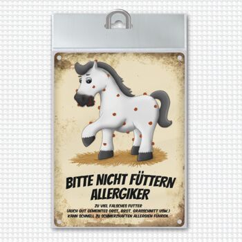 Plaque en métal avec motif de cheval blanc et disant : Veuillez ne pas nourrir - personnes allergiques 1