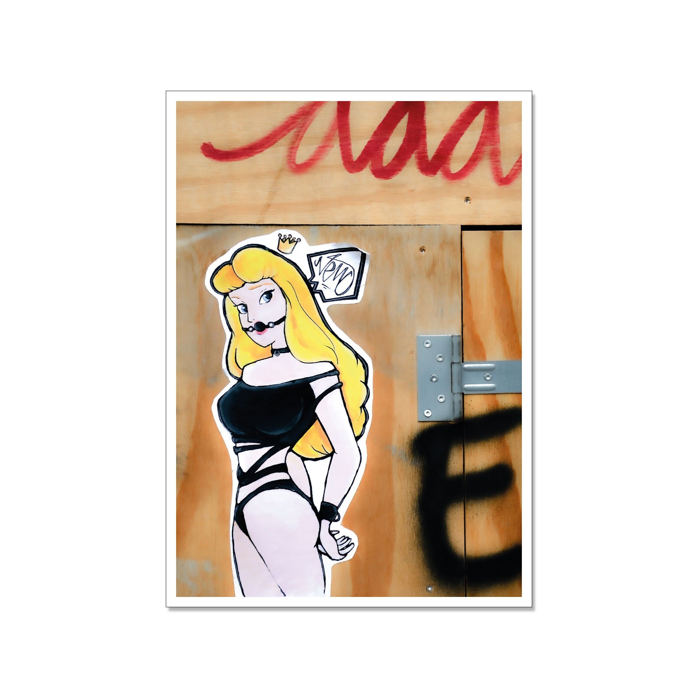 Cartolina alta, street art, PRINCIPESSA LEGATA