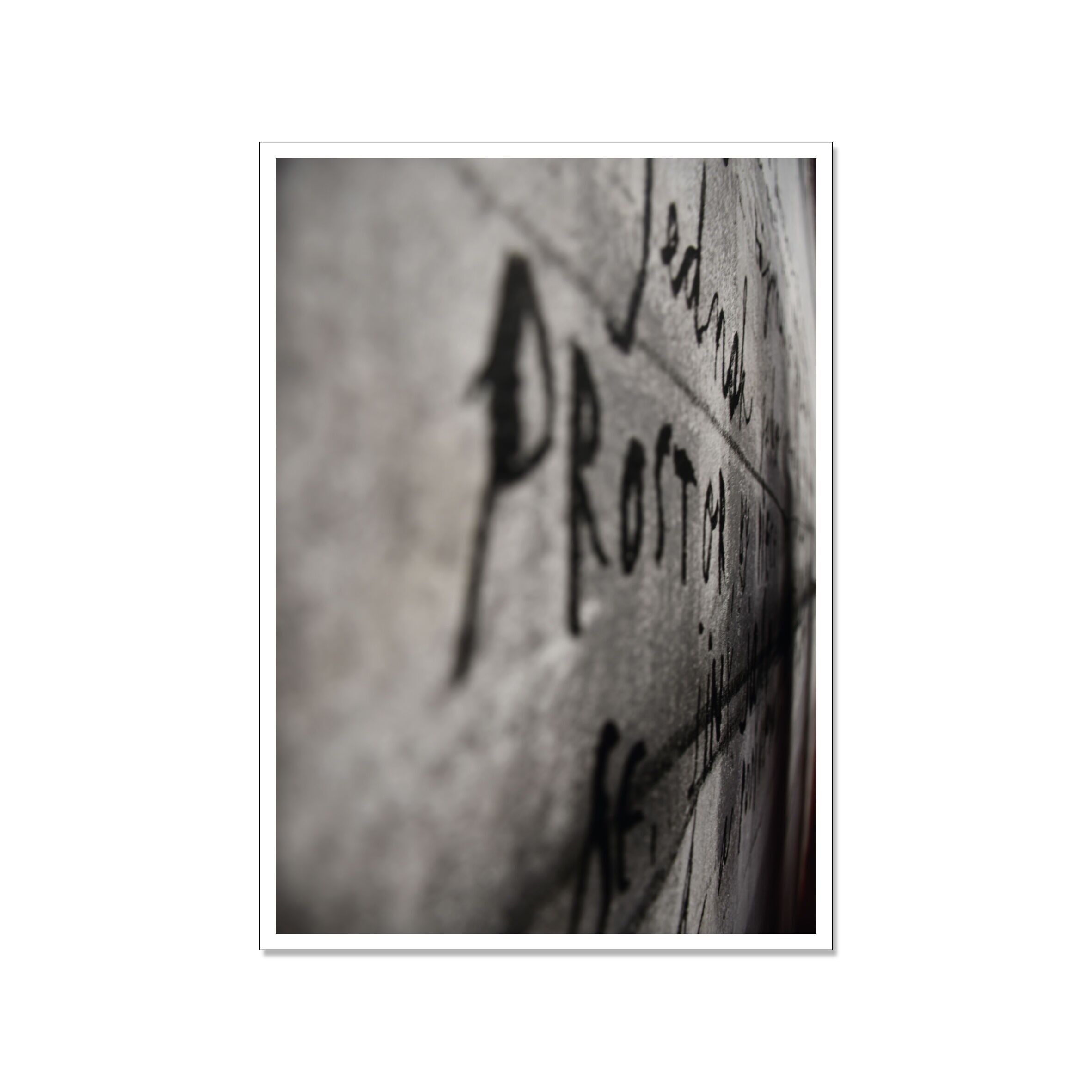 Cartolina in alto, street art, PROST