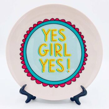 Assiette de 10 pouces, Yes Girl Yes! par Hollie Mills