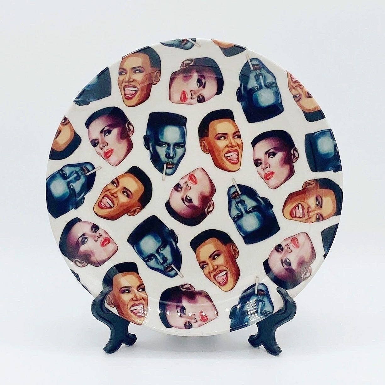 Assiette 6 pouces, Grace Faces par Helen Green