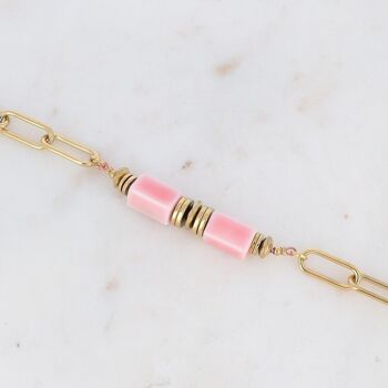 Bracelet Aéla doré avec perles en céramique teintée rose 3