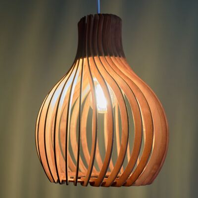 Opis PL2 - Lampada a sospensione in legno chiaro composta da eleganti parti curve