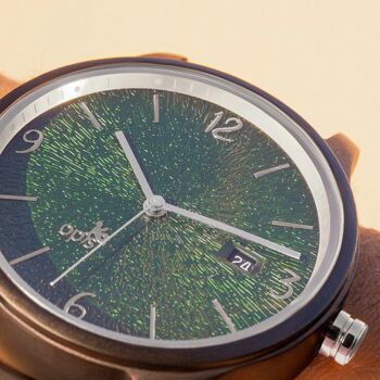 Opis UR-U1 : La montre-bracelet rétro unisexe classique en bois de santal noir avec un cadran vert gaufré unique avec des composants en métal argenté 7