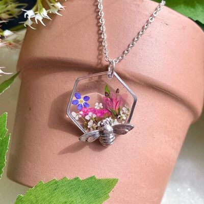 The bloom bee real flower silver necklace