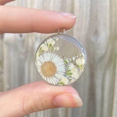 “daisy dreams” real daisy flower & Gypsophila silver necklace.