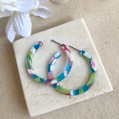 Bubble gum kooky hoop earrings.