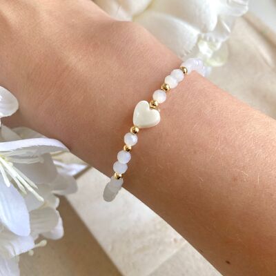 White real shell Heart Elasticated glass beaded bracelet