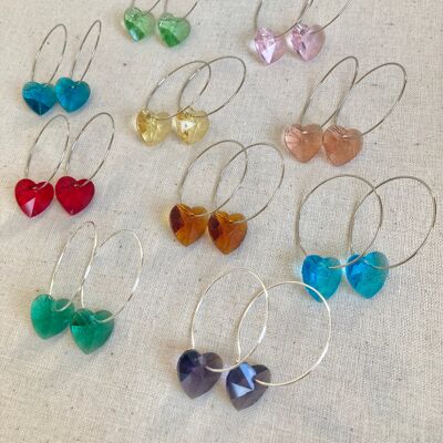 Kooky glass heart earrings. Red