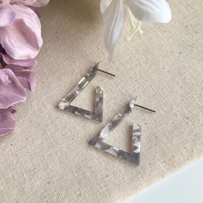 Kooky grey & white marble effect triangle earrings.