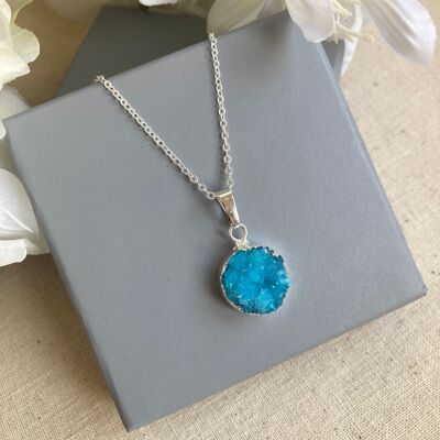 Kooky small round Blue druzy crystal silver necklace.