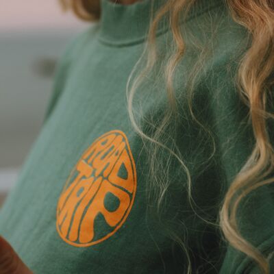 Sustainable Roadtripper sweatshirt sage green