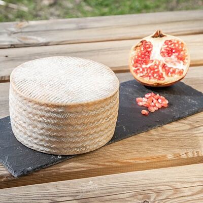Cured and artisan cheese from Calaveruela