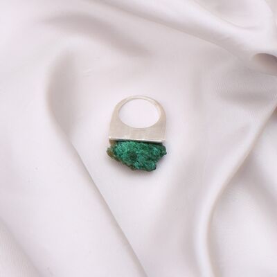 Ring Willpower with Malachite