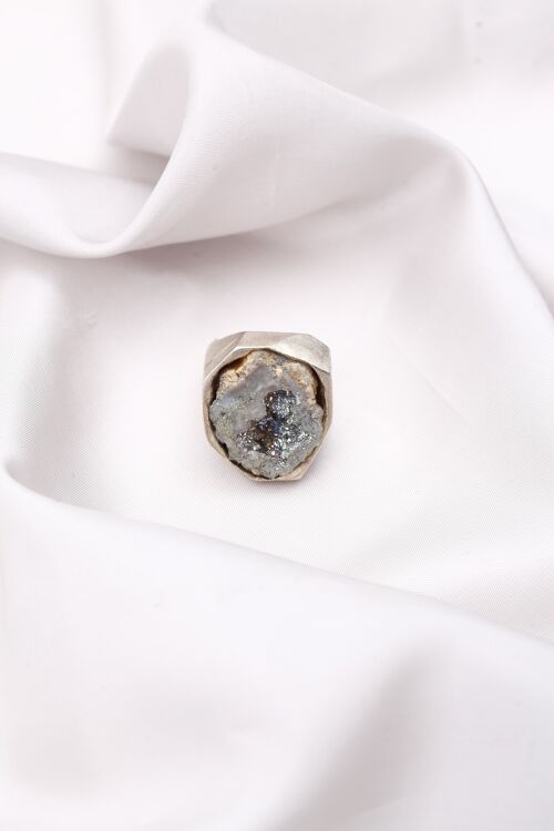 Ring with Geode