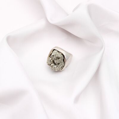 Ring with Pyrite