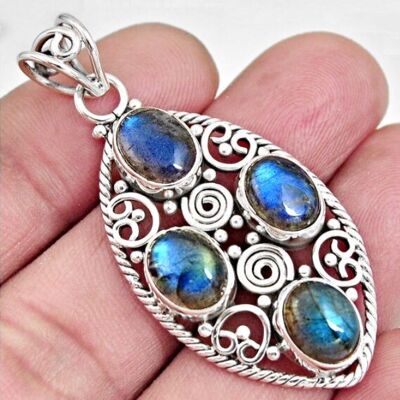 “Magic and Harmony” Pendant Necklace in Labradorite and 925 Silver