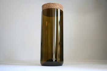 verre de rangement fait à la main à partir d'une bouteille de vin 2